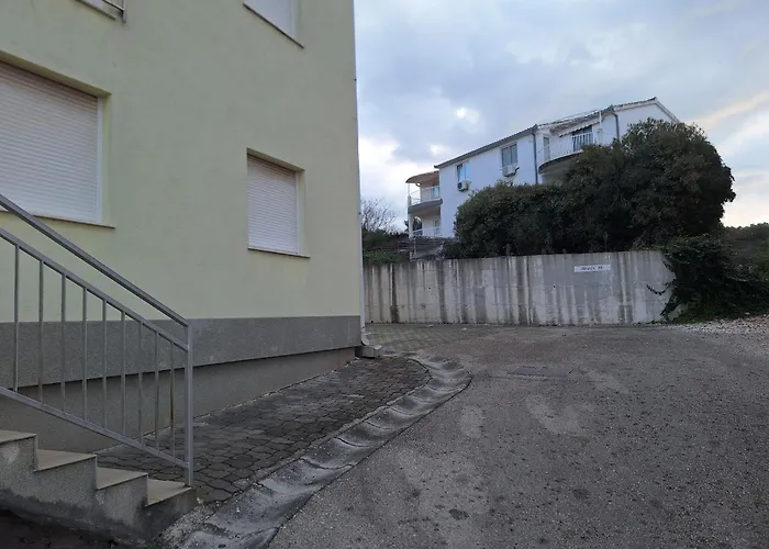 Amara 아파트 트로기르