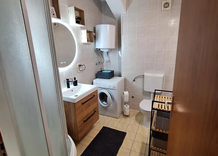 Amara 아파트 트로기르